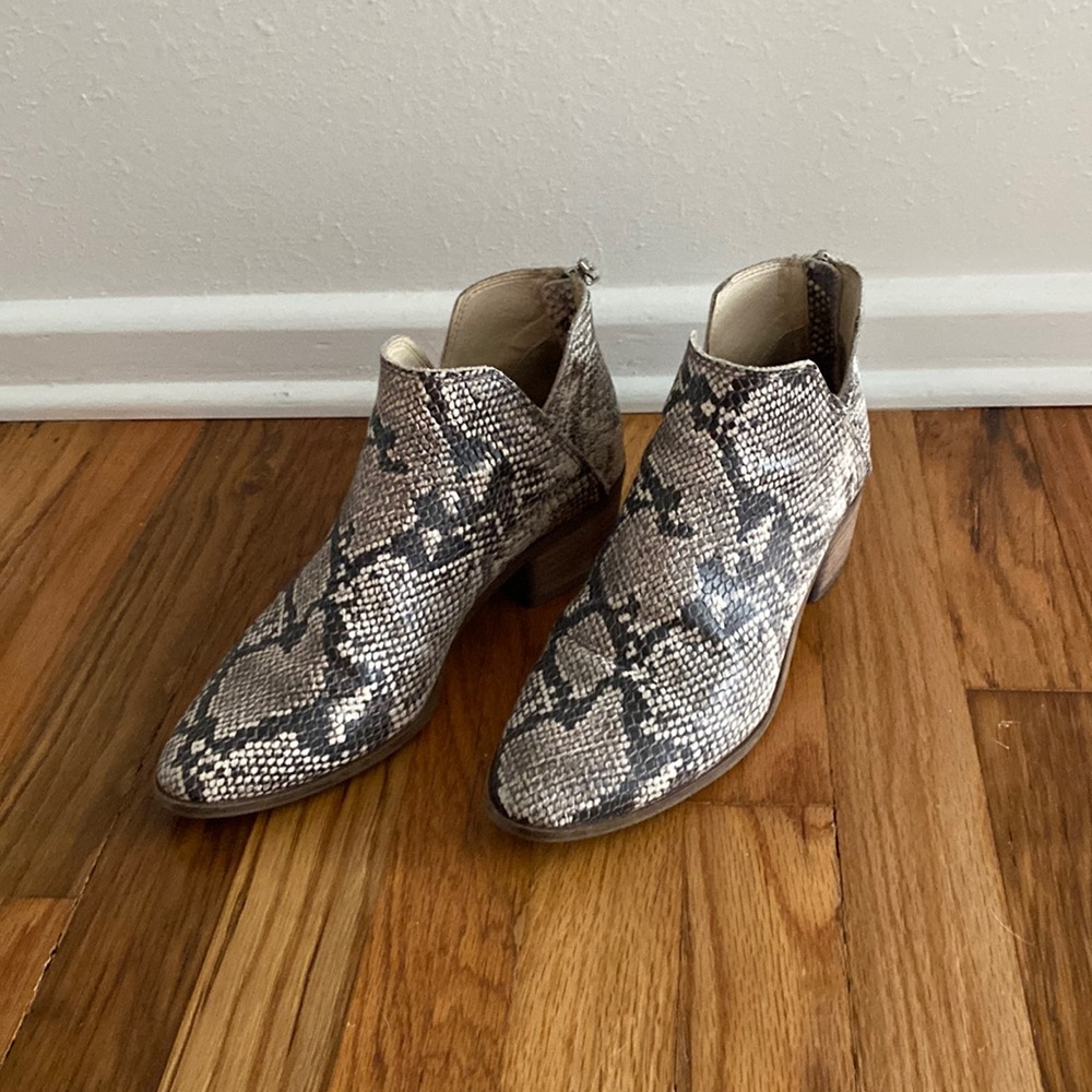 Dolce Vita ankle booties